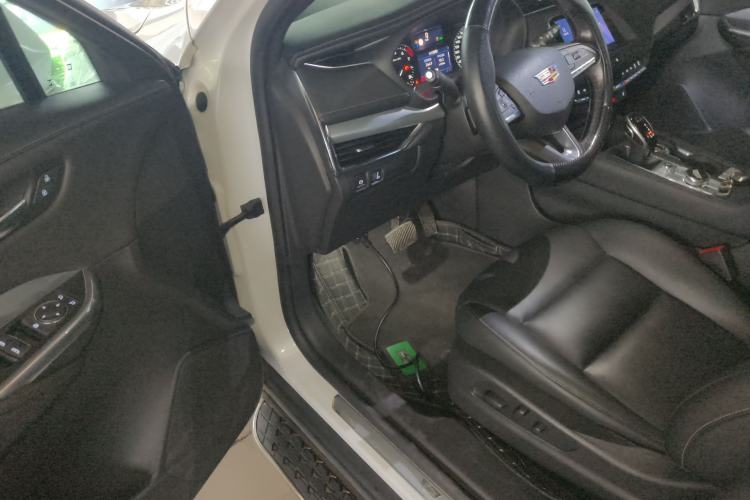 Used Cadillac XT4 2020 28T Two-Wheel-Drive Leading Version
