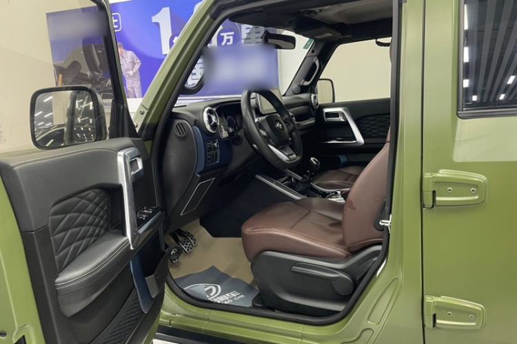 Used BAIC Off-Road BJ40 2018 PLUS 2.0D Manual Four-Wheel Drive Prestige Model China V Emission Standard