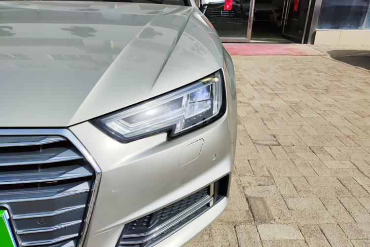 Used Audi A4L 2018 30th Anniversary Edition 40 TFSI Fashion Model
