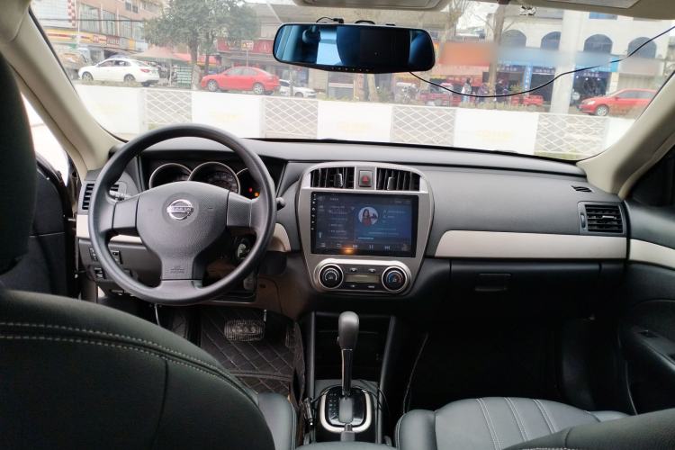 Used Nissan Sylphy 2018 Classic 1.6XE+ CVT Leading Edition Center Console