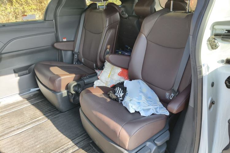 Used Toyota Granvia 2024 2.5L Hybrid Prestige PLUS Four-Wheel Drive Version
