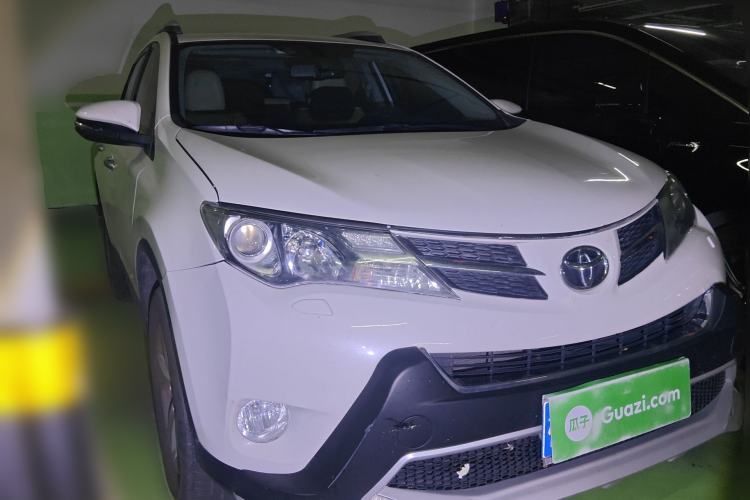 Used Toyota RAV4 2013 2.5L Automatic 4x4 Elite Edition Front Right 45 Deg