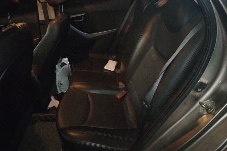 Used Hyundai Elantra (5th Generation / Langdong) 2016 1.6L Automatic Smart Version