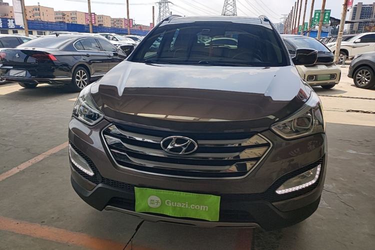 Used Hyundai Santa Fe 2015 2.4L Automatic All-Wheel Drive Smart Version 5 Seats Front