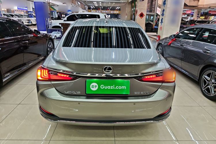 Used Lexus ES 2023 200 Excellence Edition