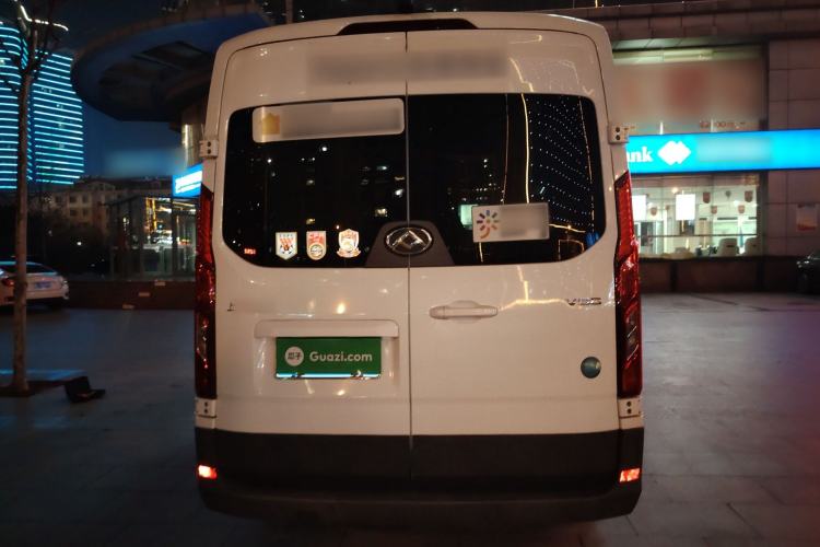 Used SAIC MAXUS Xintu V90 2019 2.0T Manual ZhiDuXing Front-Wheel-Drive Single Tire Short Wheelbase High-Roof 6-Seater