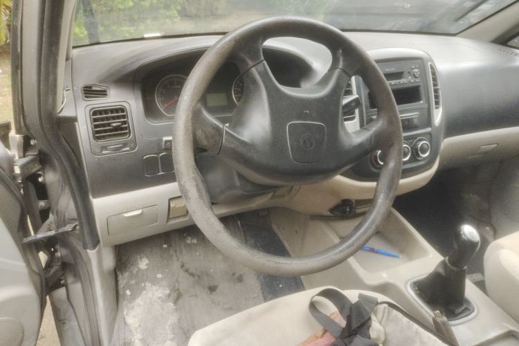 Used FORTHING Lingzhi 2016 V3 1.5L 7-Seater Standard Model China V Emission Standard