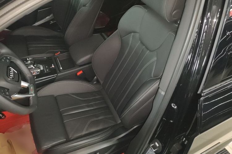 Used Audi Q5L 2022 40T Fashionable and Dynamic Model
