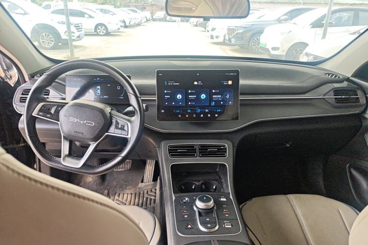 Used BYD Destroyer 05 2024 HONOR Edition DM-i 55KM Luxury Model Center Console