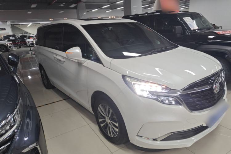 Used Buick GL8 2021 ES Landtrek 653T Comfort Edition Front Right 45 Deg