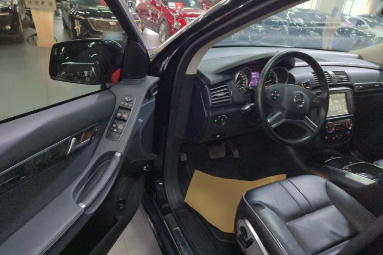 Used Mercedes-Benz R-Class 2017 R 320 4MATIC Business Edition Prestige Model