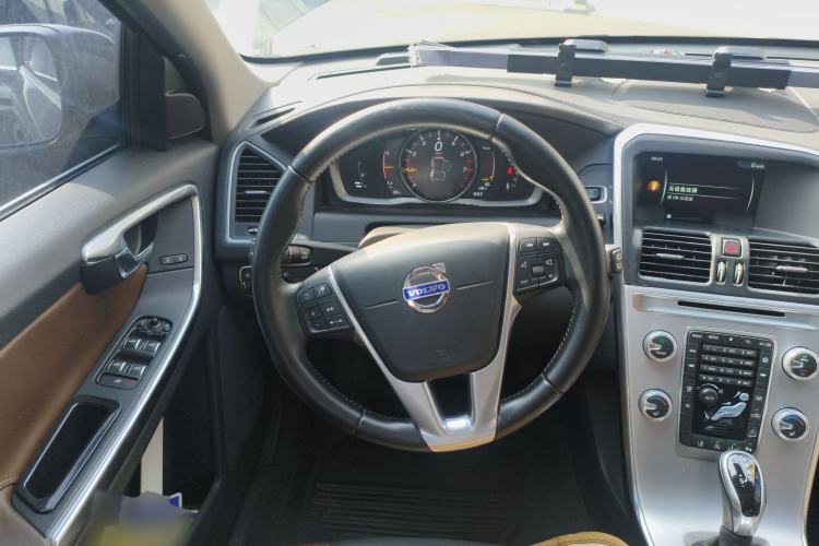 Used Volvo XC60 2017 T5 AWD Smart Range Edition
