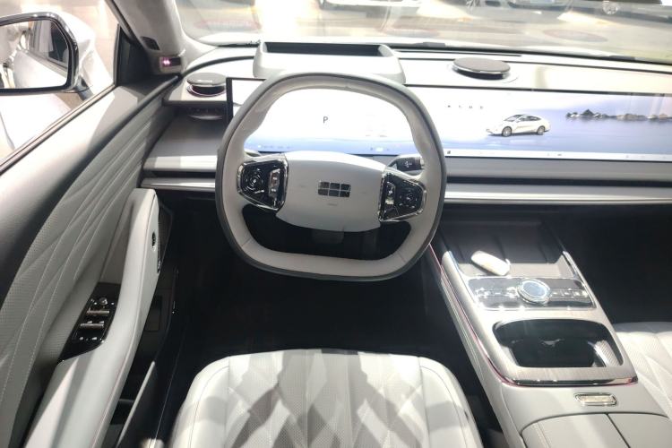 Used Geely Galaxy E8 2025 700 km Long-Range Intelligent Driving Version
