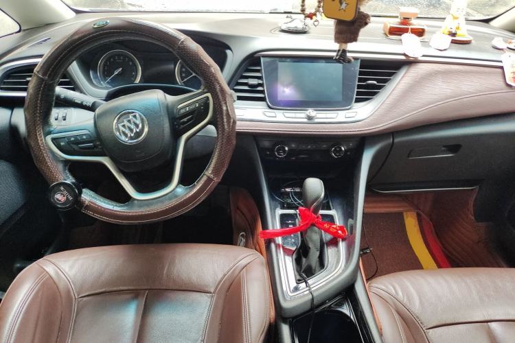 Used Buick GL6 2018 18T 6-Seater Prestige Model Center Console