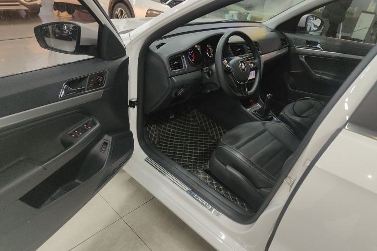 Used Volkswagen Lavida 2017 1.6L Manual Comfort Edition