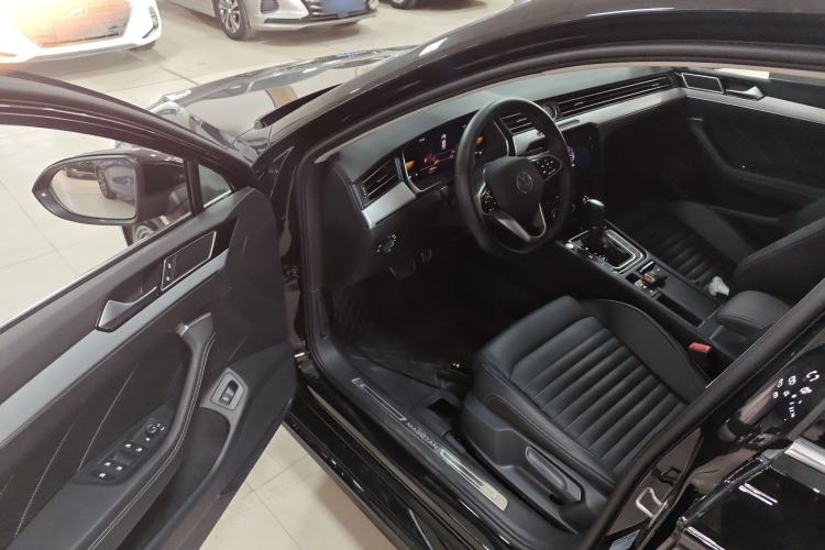 Used Volkswagen Magotan 2025 Zhongxiang Version 280TSI DSG Comfort Edition