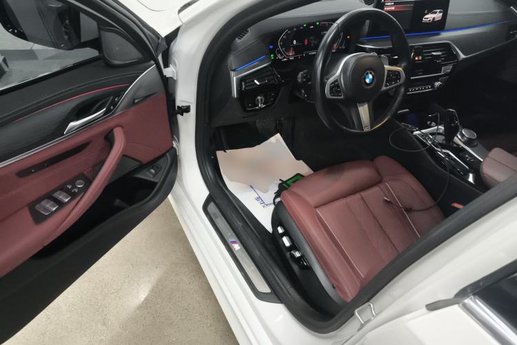 Used BMW 5 Series 2021 Restyled 530Li Luxury Edition M Sport Package Driver Seat