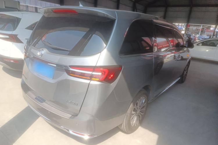 Used Buick GL8 2023 Facelifted Land Cruiser Executive Luxury Version