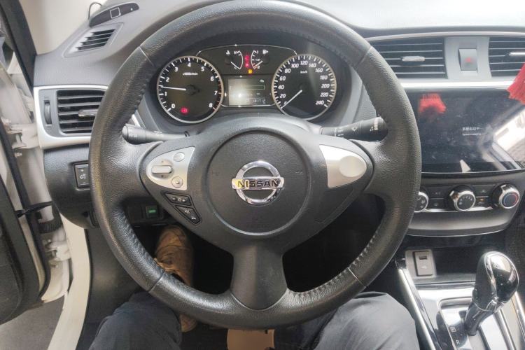Used Nissan Sylphy 2019 1.6XV CVT Smart Connect Luxury Edition China VI Standard Steering Wheel