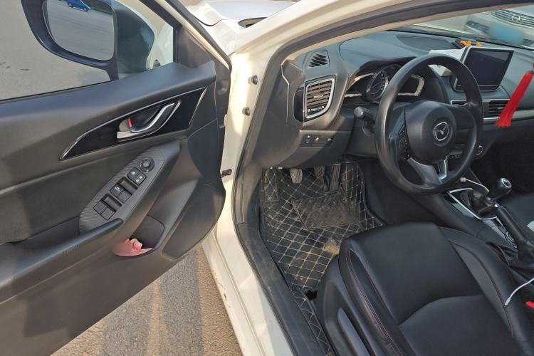 Used Mazda 3 Axela 2016 Sedan 1.5L Manual Luxury Model Driver Seat