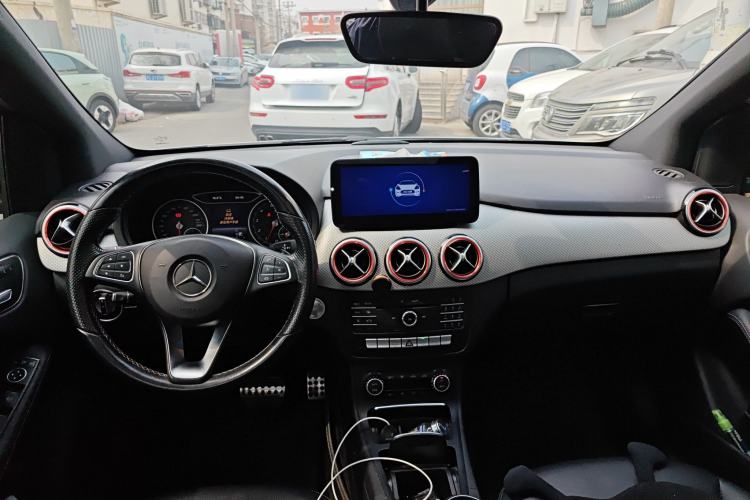 Used Mercedes-Benz B-Class 2015 B 200 Luxury Model Center Console