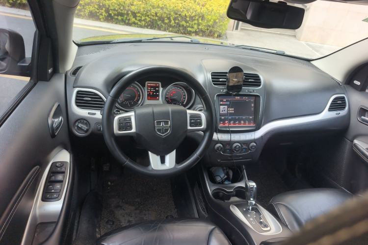 Used Dodge Journey 2013 2.4L Two-Wheel Drive Luxury Version