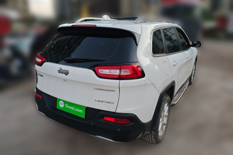 Used Jeep Cherokee 2017 2.0L Superior Edition