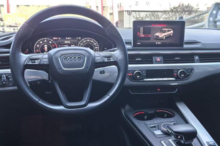 Used Audi A4 2020 Avant Avant-garde 40 TFSI Fashionable and Dynamic Model
