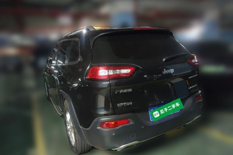 Used Jeep Cherokee 2017 2.4L Leading Edition
