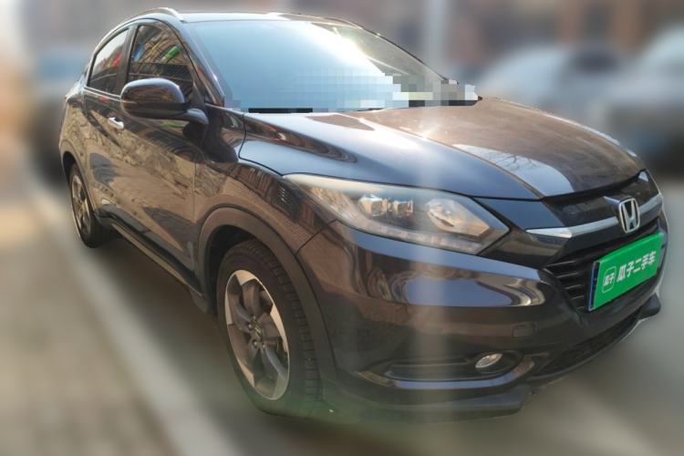 Used Honda Vezel 2017 1.8L CVT Two-Wheel Drive Luxury Model Front Right 45 Deg