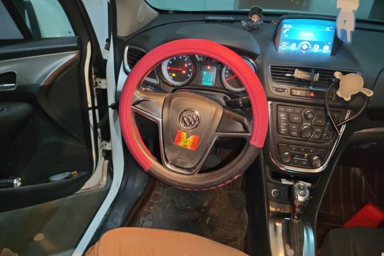 Used Buick Encore 2014 1.4T Automatic Two-Wheel Drive Urban Elite Model Steering Wheel
