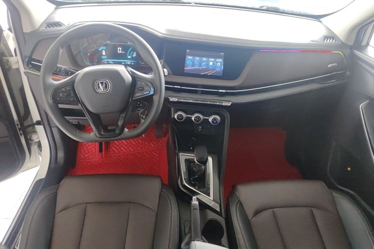 Used CHANGAN CS15 2019 1.5L Manual Entry-Level Version China VI Standard Interior 2