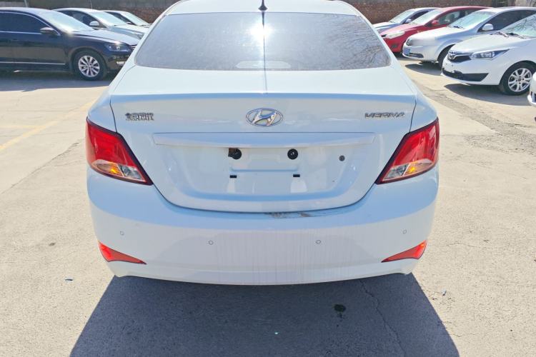 Used Hyundai Verna (older generation) 2014 1.4L Manual Smart GLS Trim
