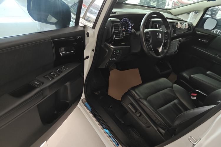 Used Honda Elysion 2019 2.0L Hybrid Luxury Edition Driver Seat