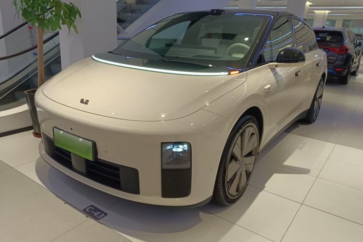 Used Li Auto i6 2025 Model Two-Wheel-Drive Standard Type