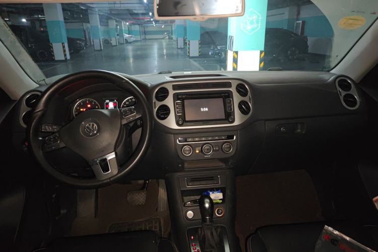 Used Volkswagen Tiguan 2016 300TSI Automatic Two-Wheel Drive Luxury Edition Center Console