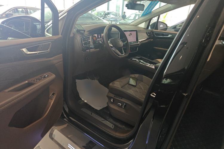 Used Volkswagen Viloran 2024 380TSI Premium Edition Driver Seat