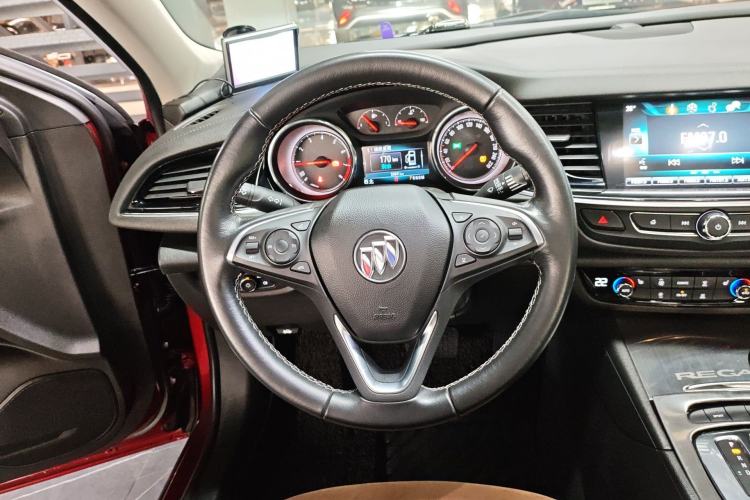 Used Buick Regal 2019 20T Elite Version China V Standard Steering Wheel