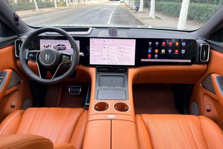 Used Hima AITO M8 2025 Extended-Range Max+ Version 53.4 kWh 5-Seater Edition Interior 9