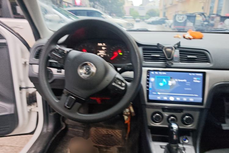 Used Volkswagen Lavida 2013 Revised Classic 1.6L Automatic Fashion Edition Steering Wheel