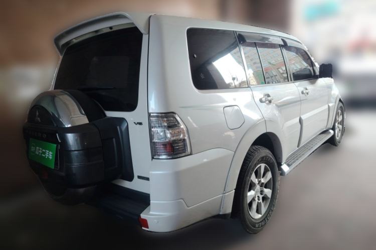 Used Mitsubishi Pajero 2016 3.0L Automatic Standard Version China V Standard