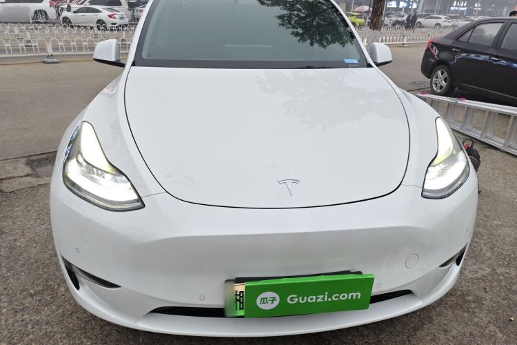Used Tesla Model Y 2022 Long-Range All-Wheel-Drive Version
