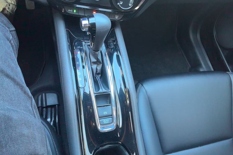 Used Honda Vezel 2020 1.5L CVT Pioneer Edition
