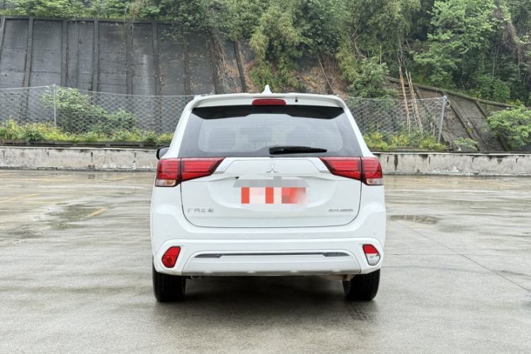 Used Mitsubishi Outlander 2020 2.4L 4x4 Zhi Xiang Edition 7-Seater Exterior 6