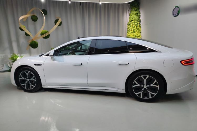 Used Hima Luxeed S7 2025 855 km Max
