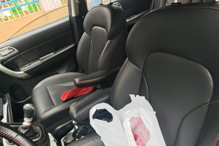 Used Haval H6 2016 Upgraded Model 1.5T Manual Two-Wheel Drive Elite Version
