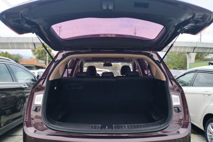 Used Baojun 560 2016 1.8L iAMT Luxury Model Trunk