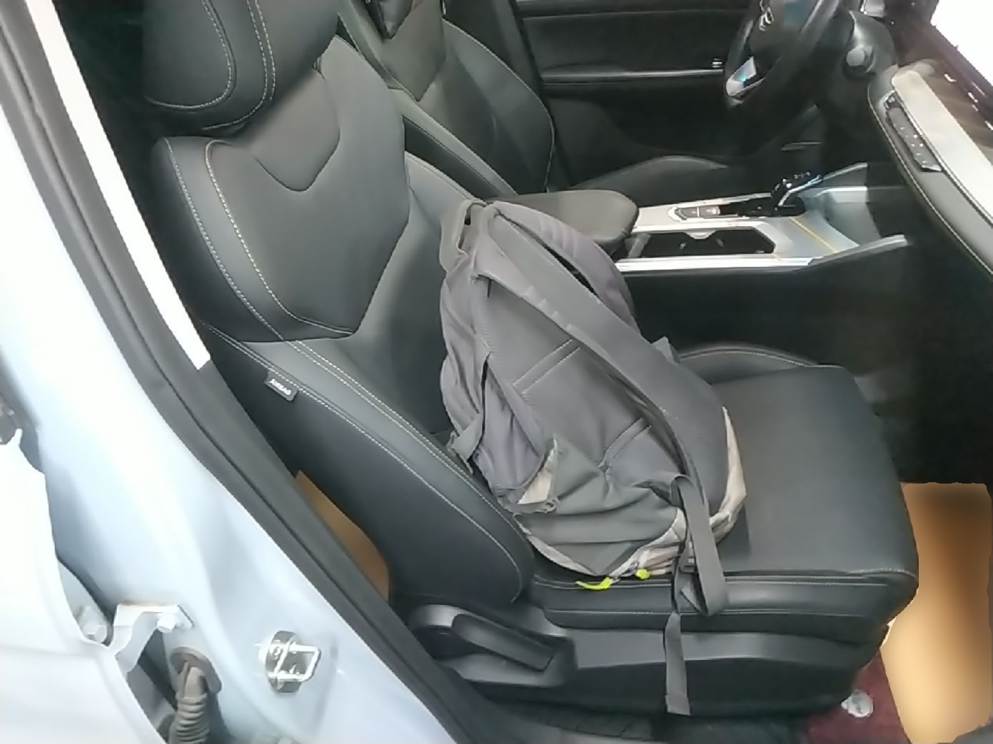 Geely Auto Emgrand L HiP 2024 Longteng Edition 1.5TD-DHT Pro 100KM Superior Model — снимка 19