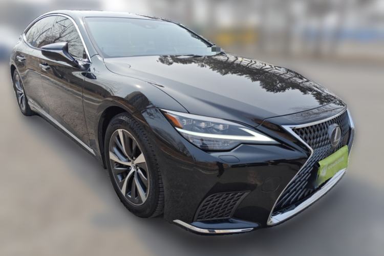 Used Lexus LS 2020 500h Excellence Edition China VI standard Front Right 45 Deg