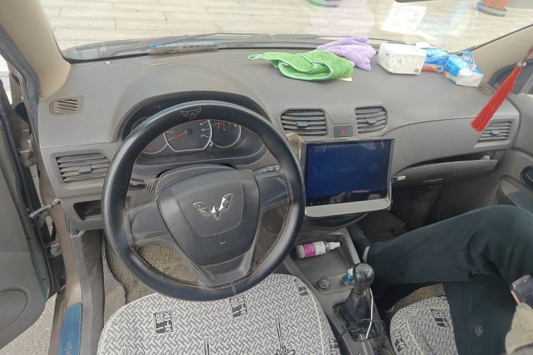 Used Wuling Hongguang 2015 1.5L S Basic Version China V Standard
